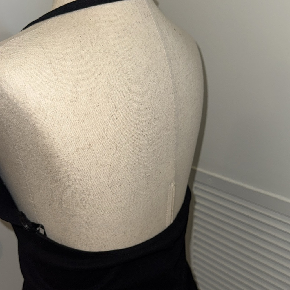 Massimo Dutti Black Backless Fitted Tank Top - Picture 4 of 6